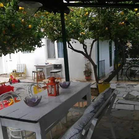 Lemon Tree Family House * Vrachati